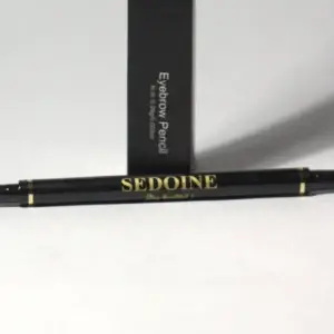 Crayon à sourcils pro