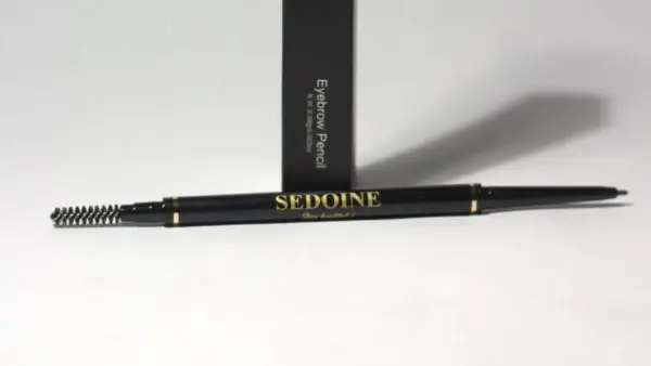 Crayon à sourcils pro